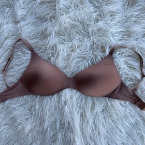 Skims Wireless Form Pushup Plunge Bra Jasper Size 34DDD